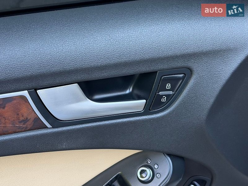 Седан Audi A4 2013 в Дніпрі