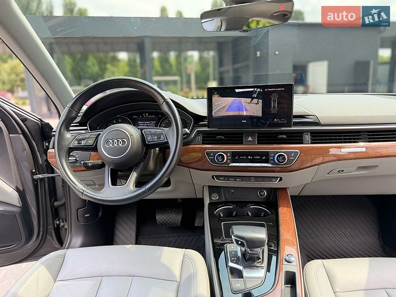 Седан Audi A4 2020 в Виннице