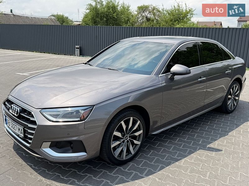 Седан Audi A4 2020 в Виннице