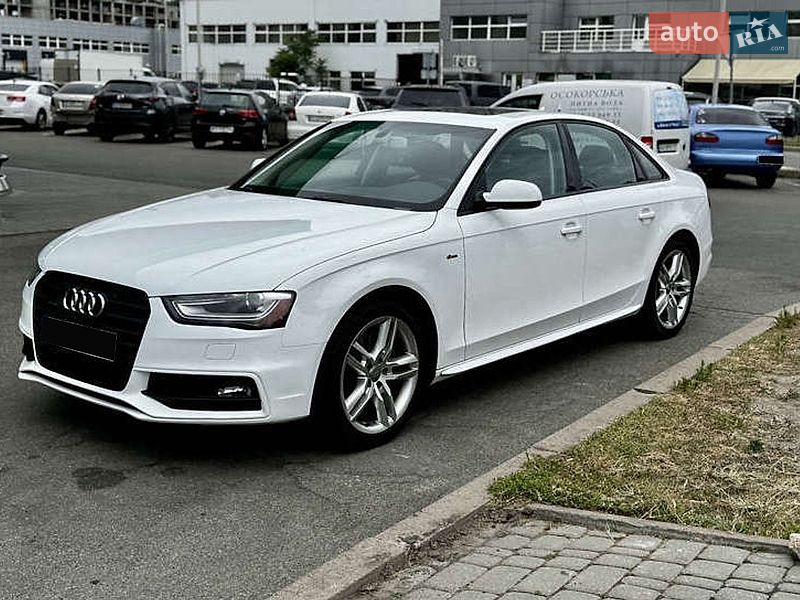 Седан Audi A4 2015 в Ивано-Франковске