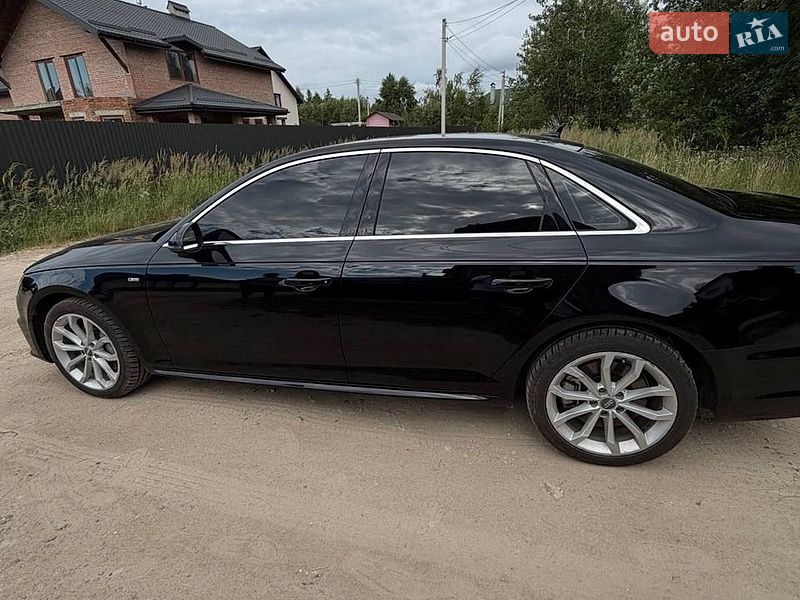 Седан Audi A4 2019 в Львове
