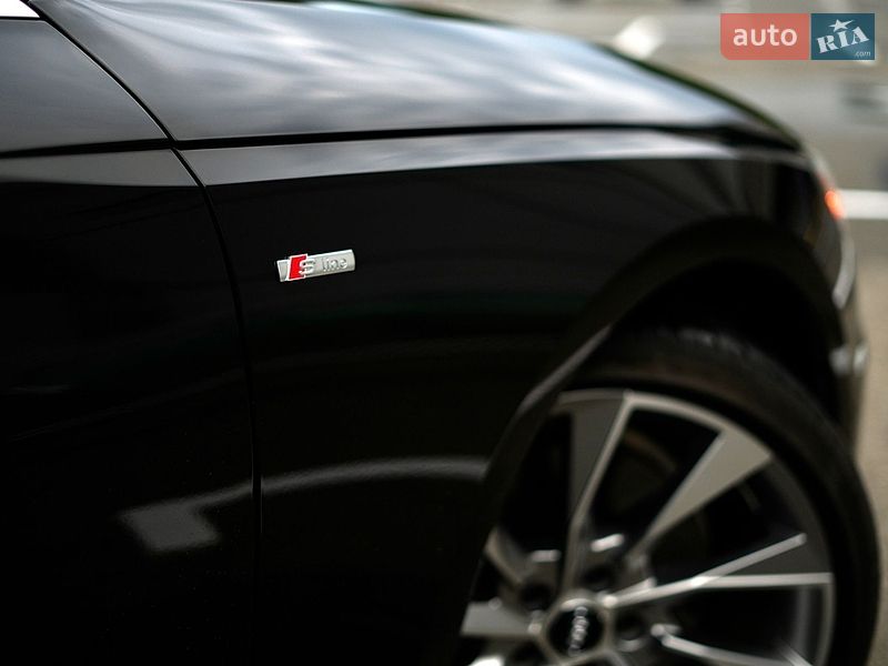 Седан Audi A4 2020 в Киеве