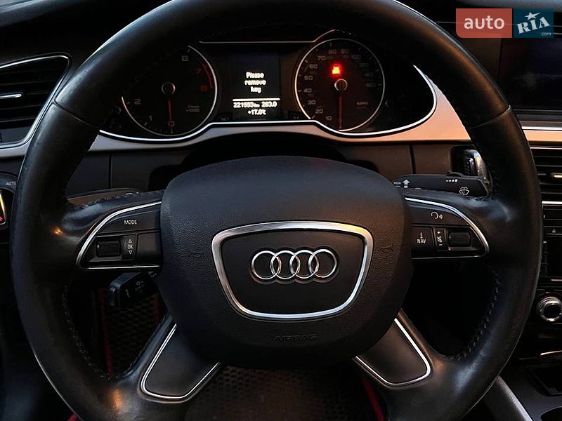 Седан Audi A4 2012 в Гайсине