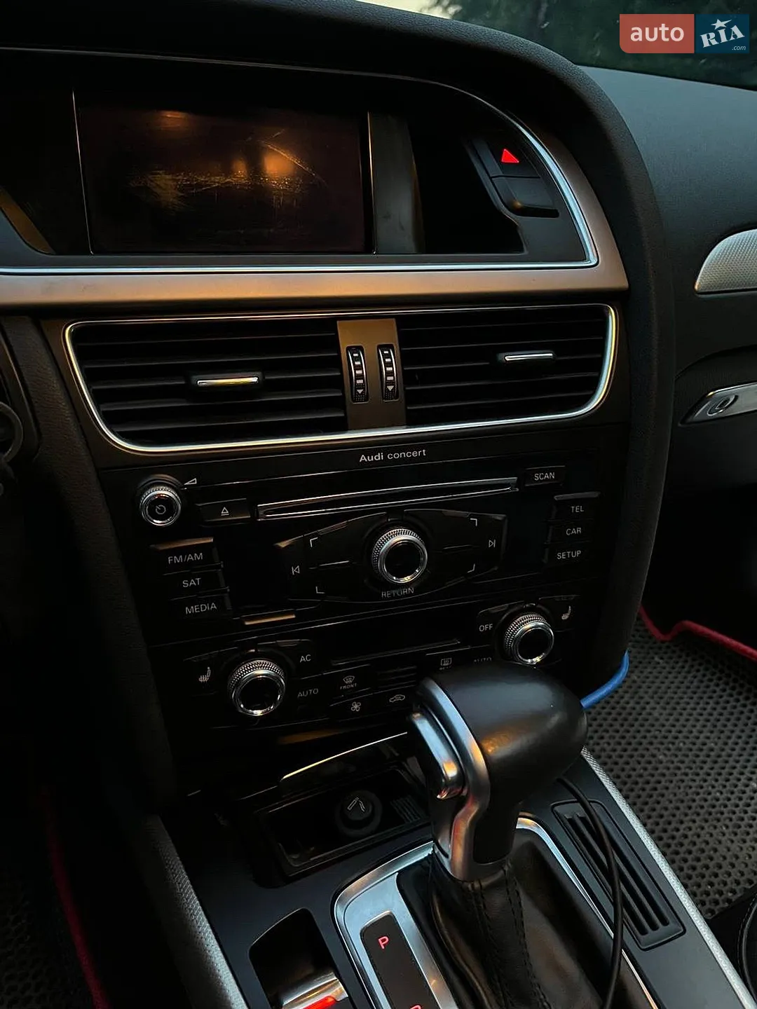 2012 Audi A4 - мініатюра 12