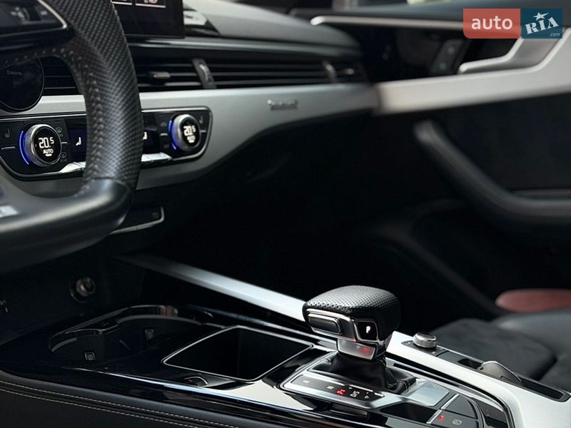 Седан Audi A4 2020 в Полтаві