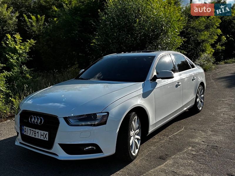 Седан Audi A4 2013 в Богуславе
