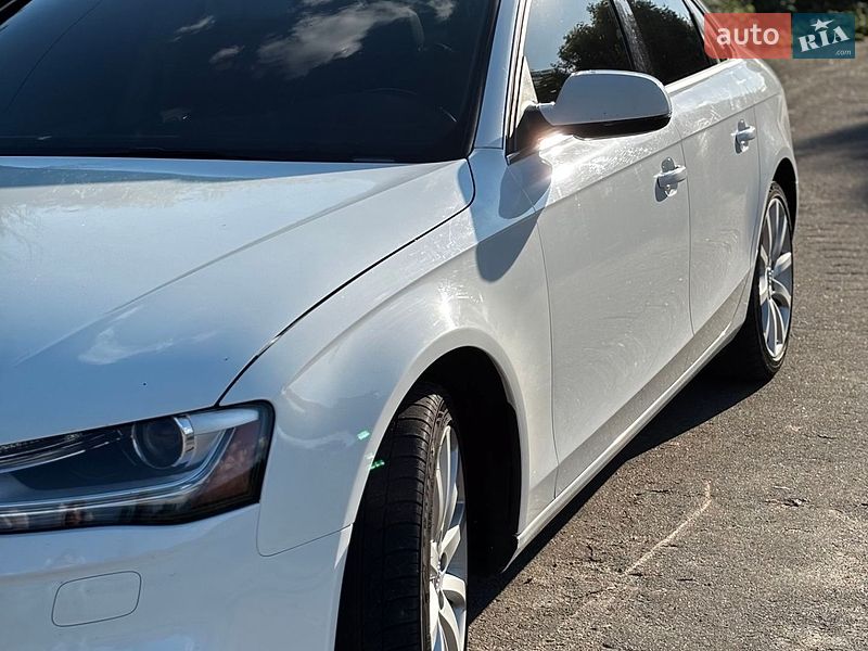 Седан Audi A4 2013 в Богуславе