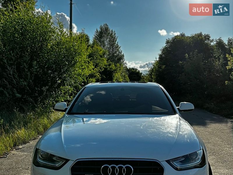 Седан Audi A4 2013 в Богуславе