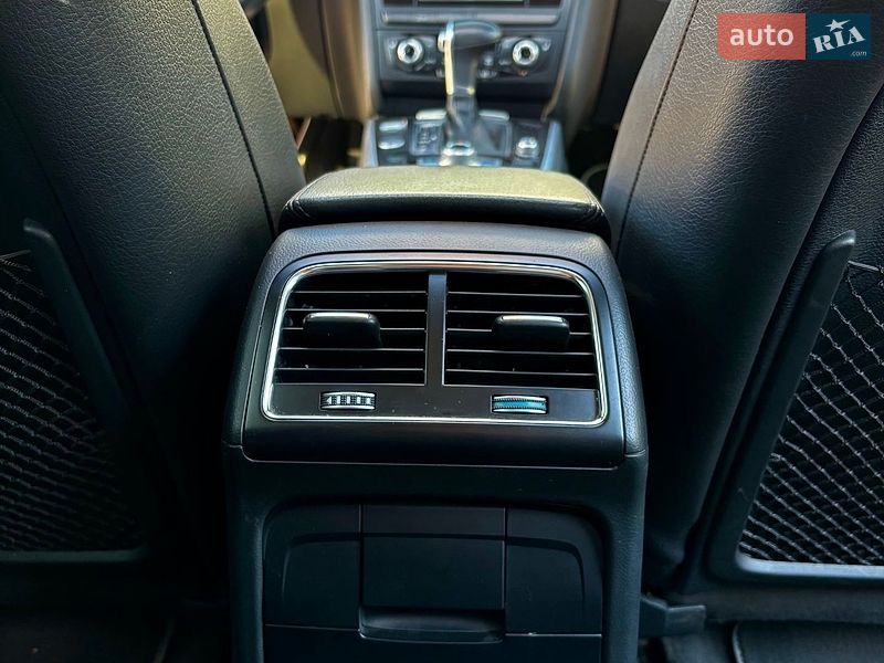 Седан Audi A4 2013 в Богуславе