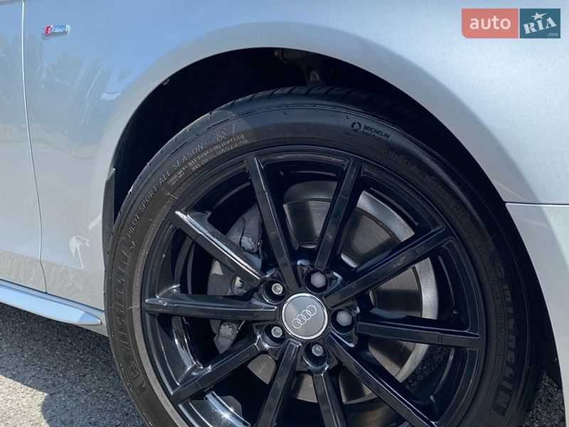 Седан Audi A4 2013 в Луцке