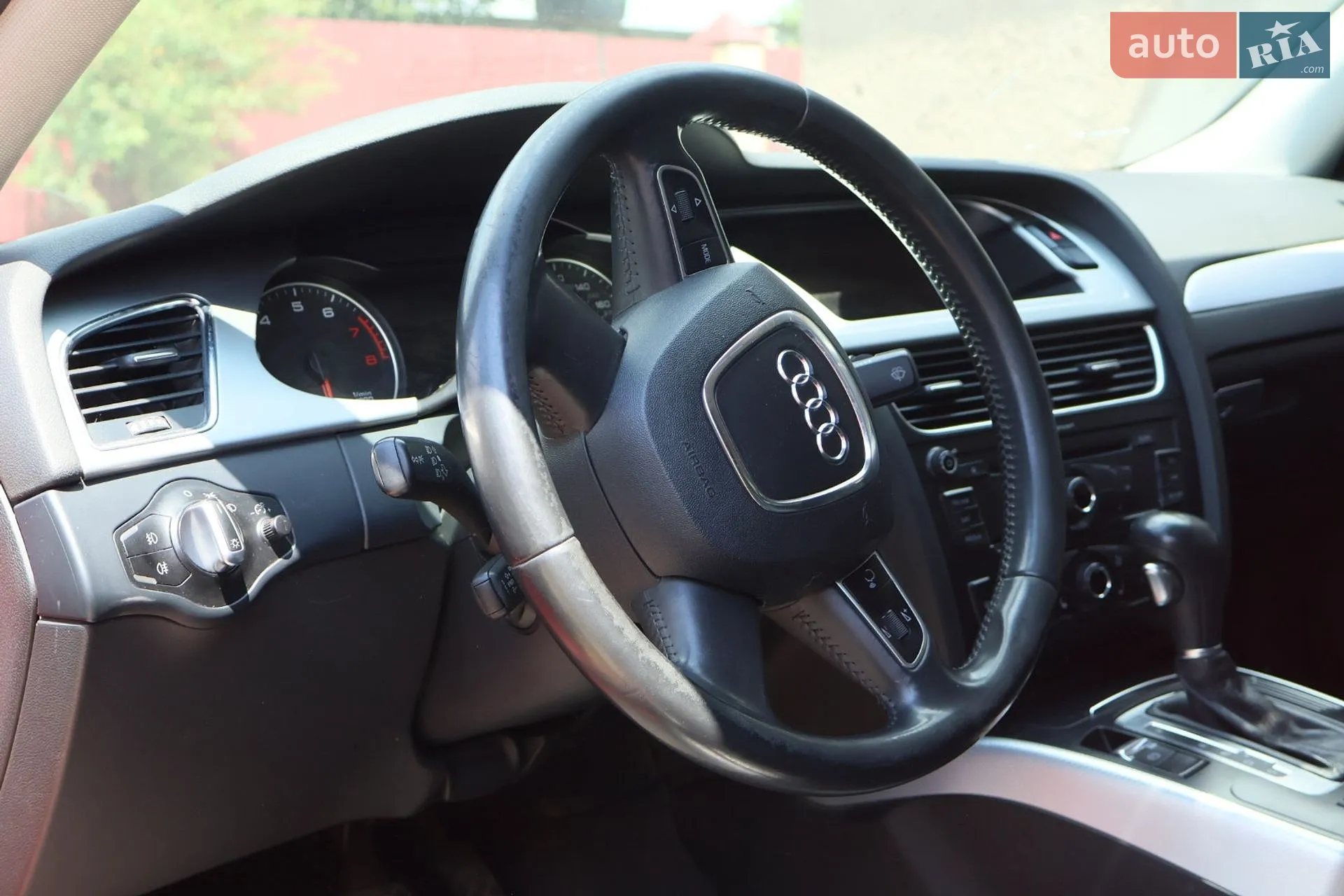 2010 Audi A4 - мініатюра 19