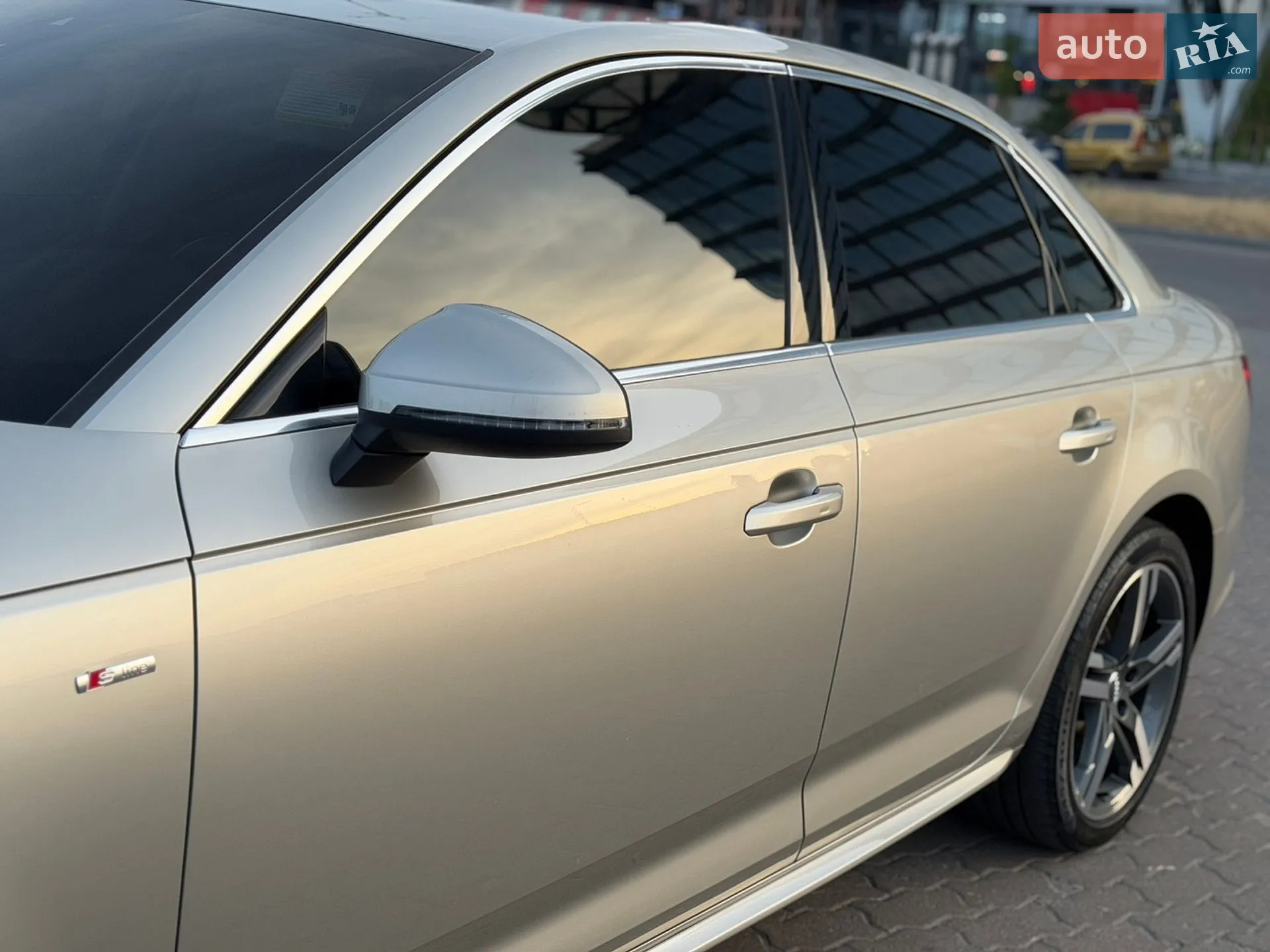 2017 Audi A4 - мініатюра 8