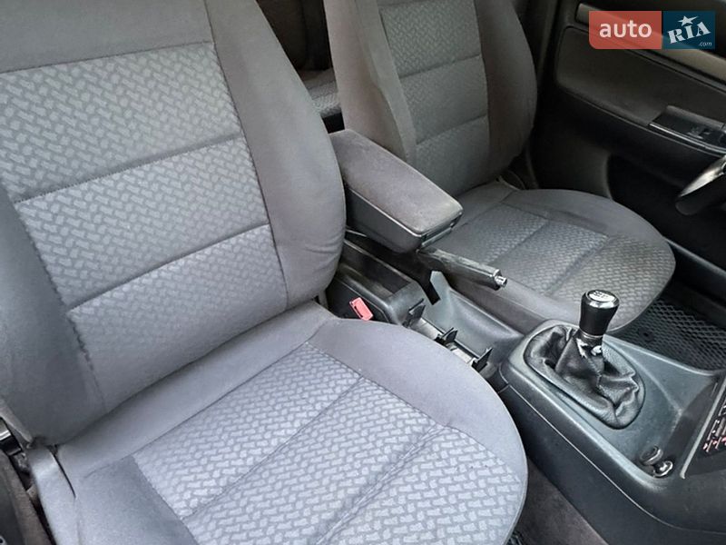 Седан Audi A4 1997 в Луцьку