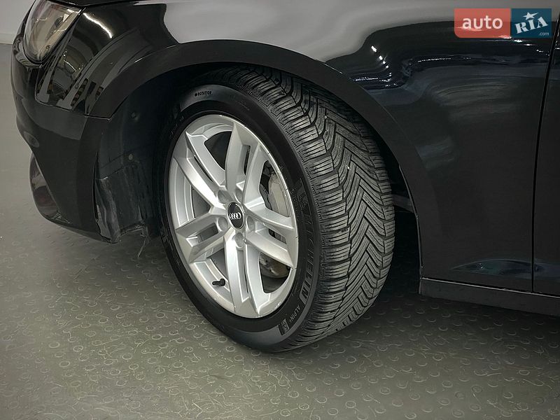 Седан Audi A4 2016 в Киеве