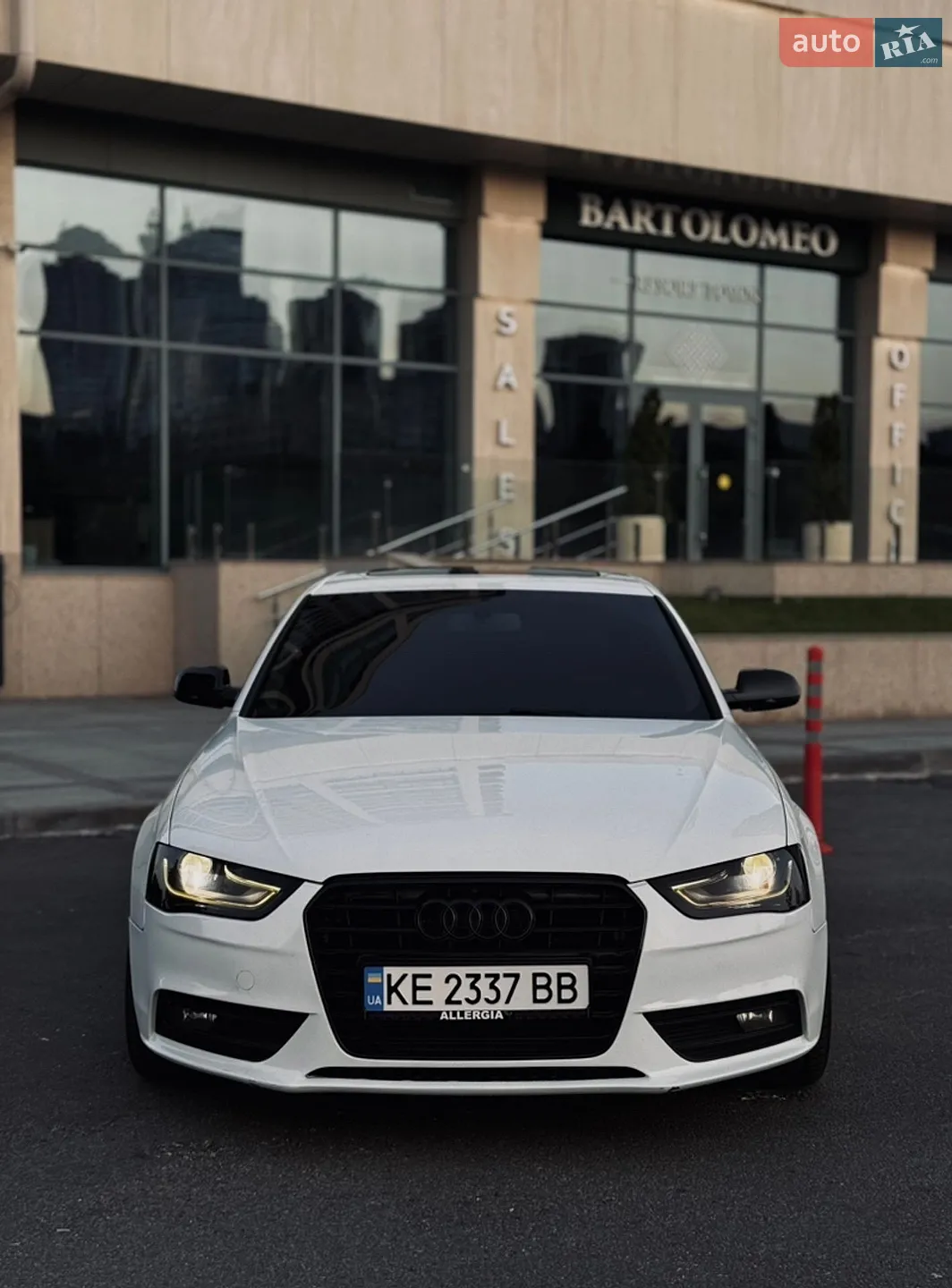 2012 Audi A4 - мініатюра 3