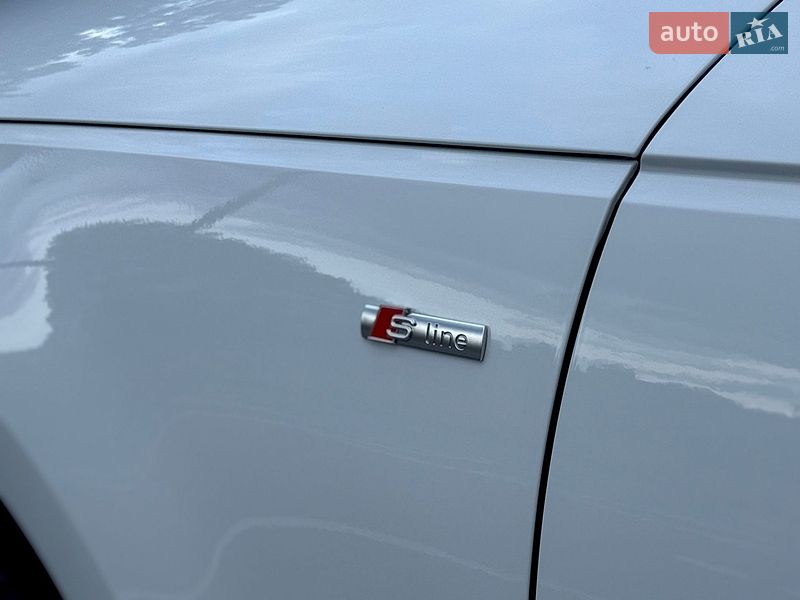 Седан Audi A4 2017 в Ужгороде