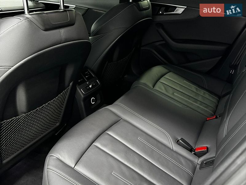 Седан Audi A4 2020 в Одесі