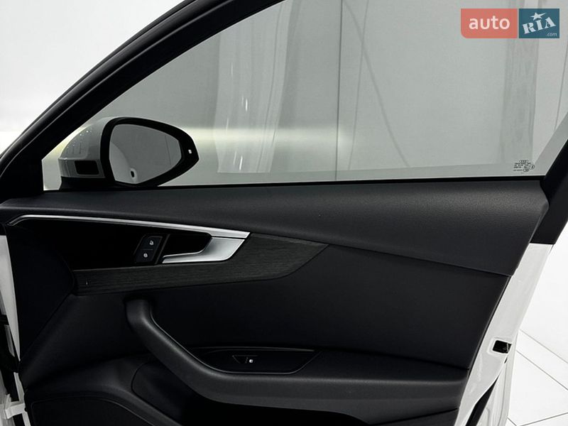 Седан Audi A4 2020 в Одесі