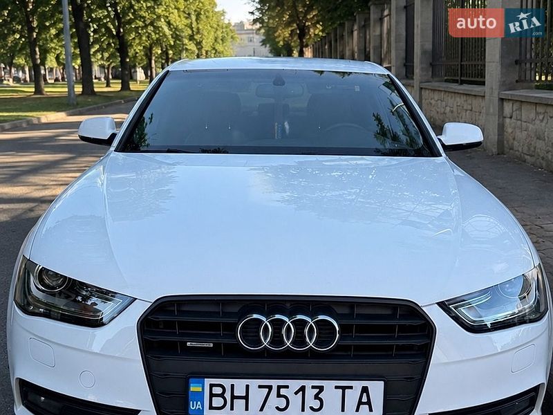 Седан Audi A4 2012 в Одесі