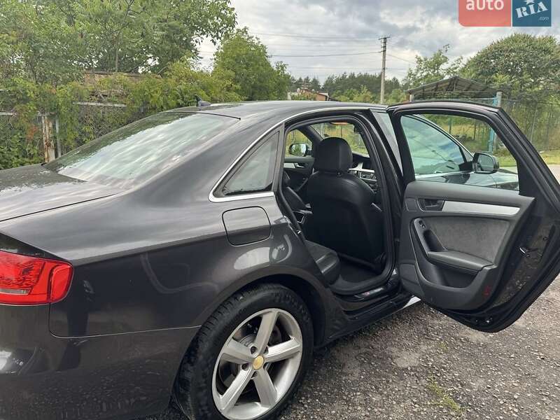 Универсал Audi A4 2011 в Обухове