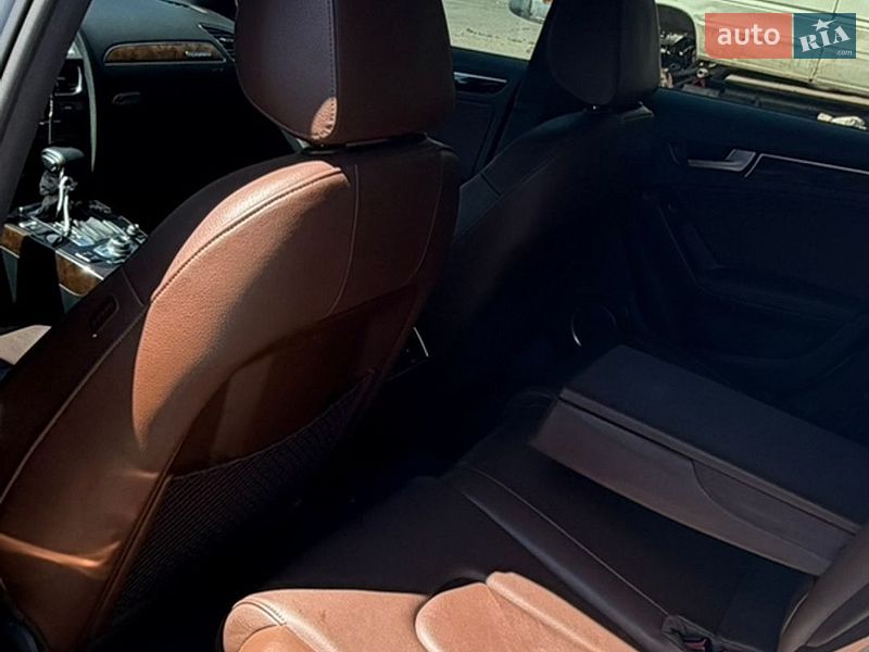 Седан Audi A4 2012 в Одесі