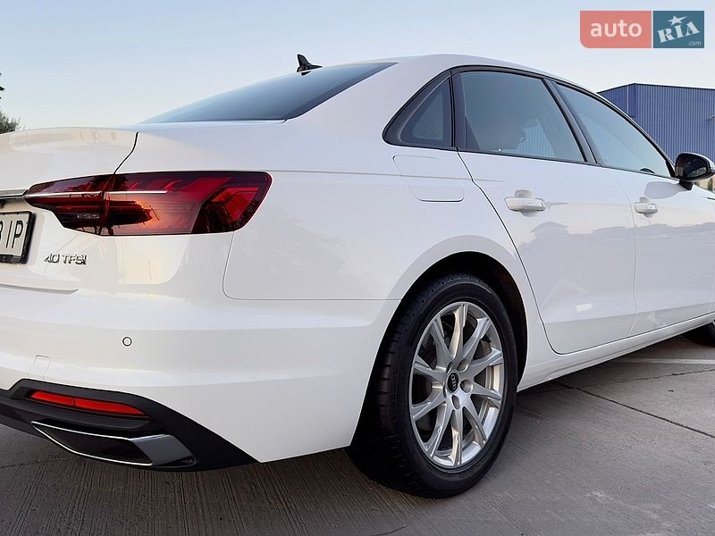 Седан Audi A4 2022 в Одесі