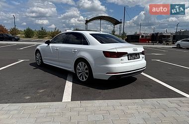 Седан Audi A4 2018 в Рівному