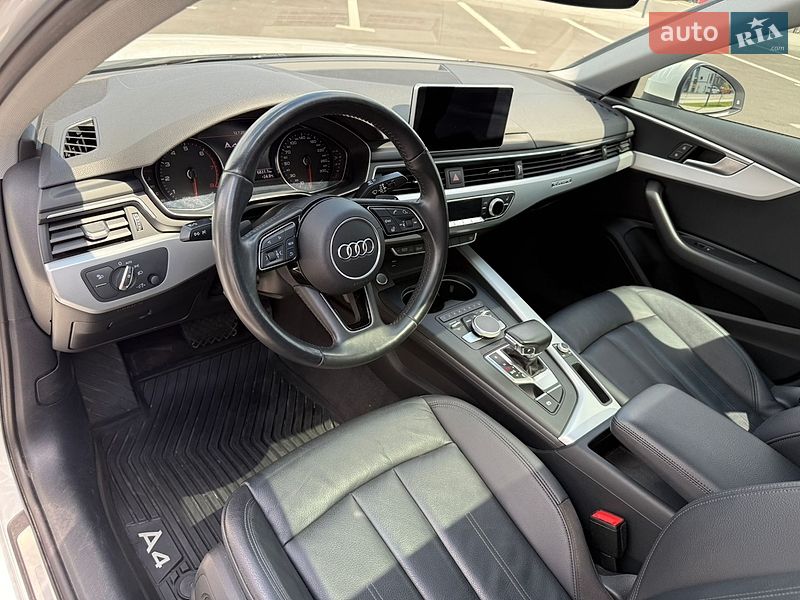 Седан Audi A4 2018 в Рівному