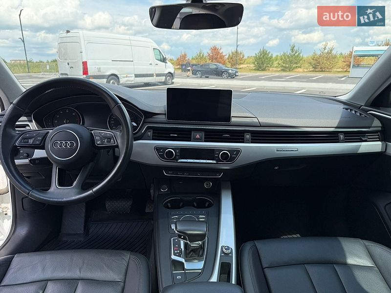 Седан Audi A4 2018 в Рівному