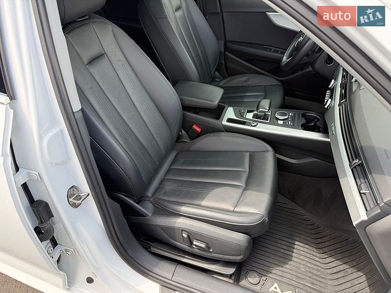 Седан Audi A4 2018 в Рівному