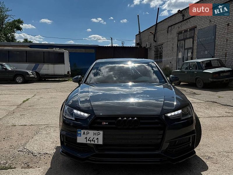 Седан Audi A4 2017 в Запоріжжі