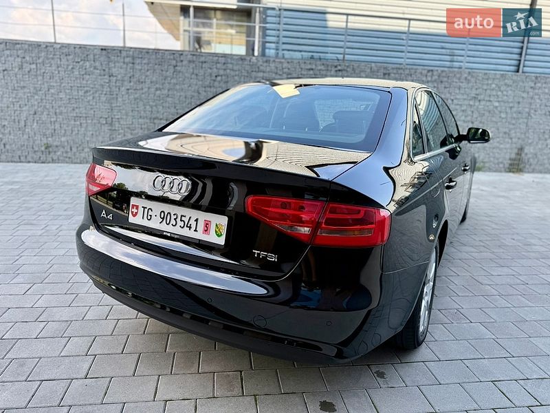 Седан Audi A4 2012 в Луцке