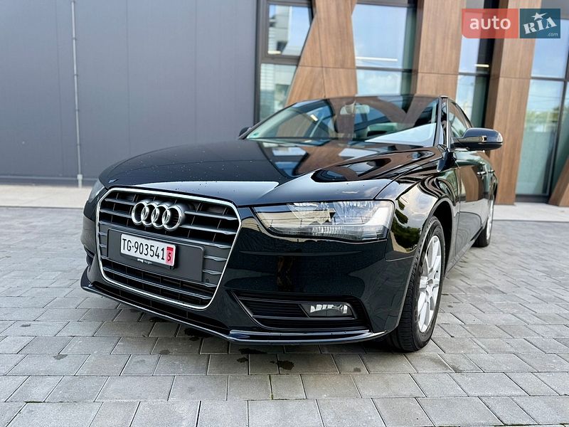 Седан Audi A4 2012 в Луцке