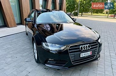 Седан Audi A4 2012 в Луцке