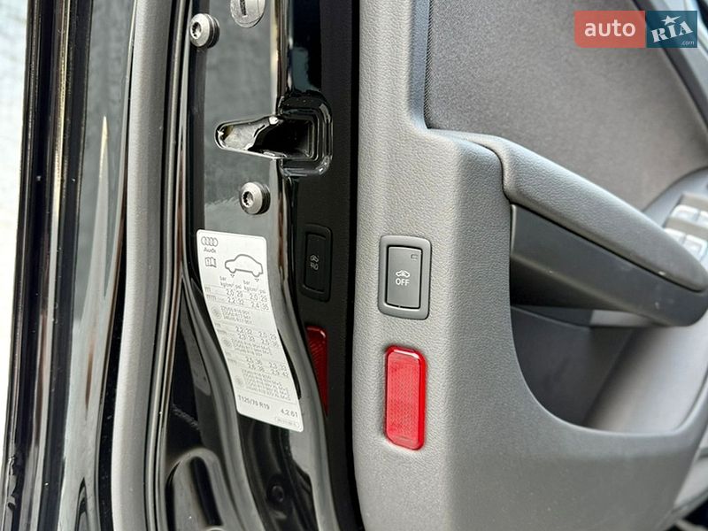 Седан Audi A4 2012 в Луцке