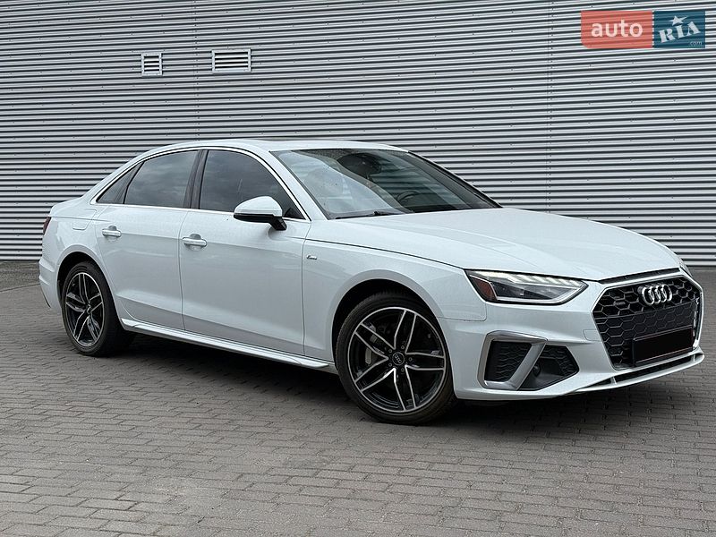 Седан Audi A4 2020 в Ровно