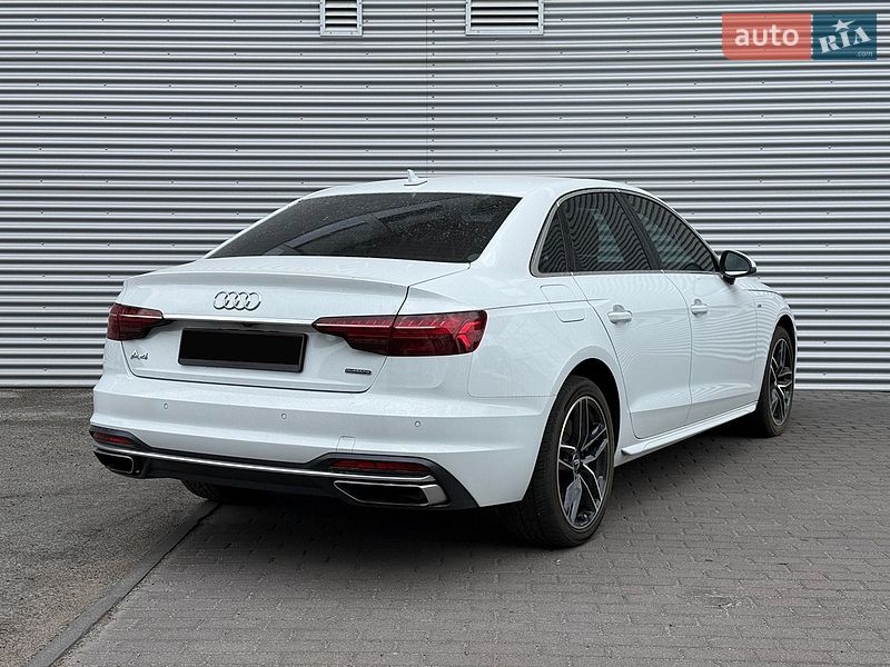 Седан Audi A4 2020 в Ровно