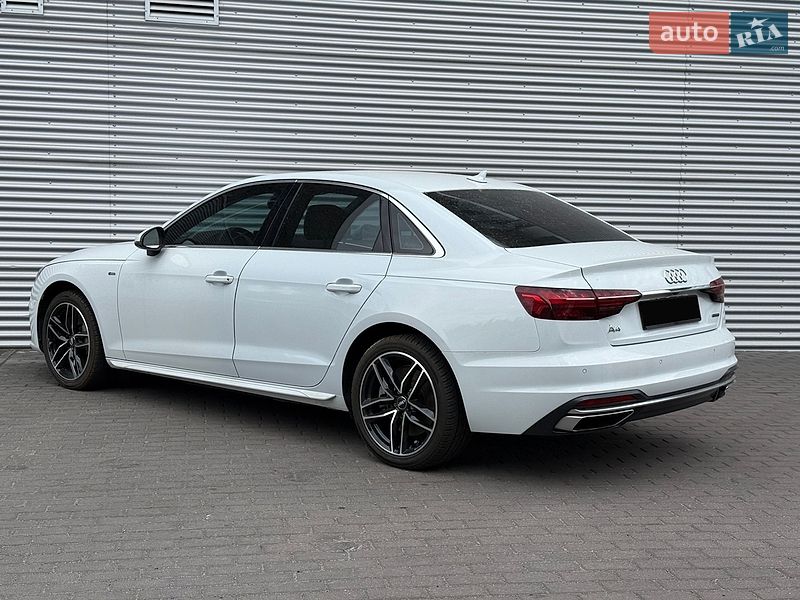 Седан Audi A4 2020 в Ровно