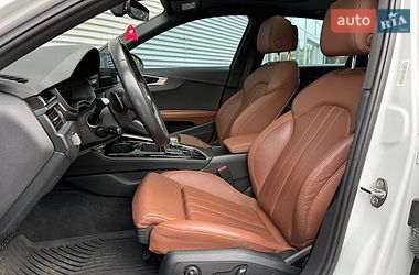 Седан Audi A4 2020 в Ровно