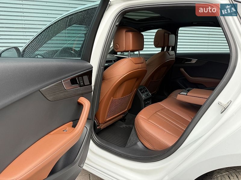 Седан Audi A4 2020 в Ровно