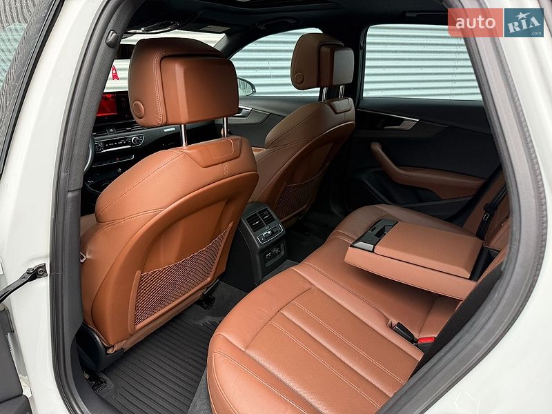 Седан Audi A4 2020 в Ровно