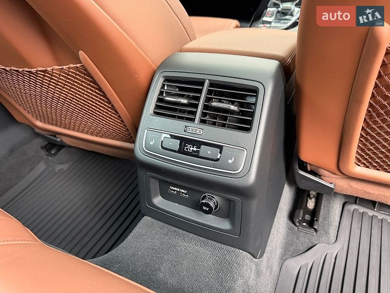 Седан Audi A4 2020 в Ровно