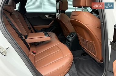 Седан Audi A4 2020 в Ровно