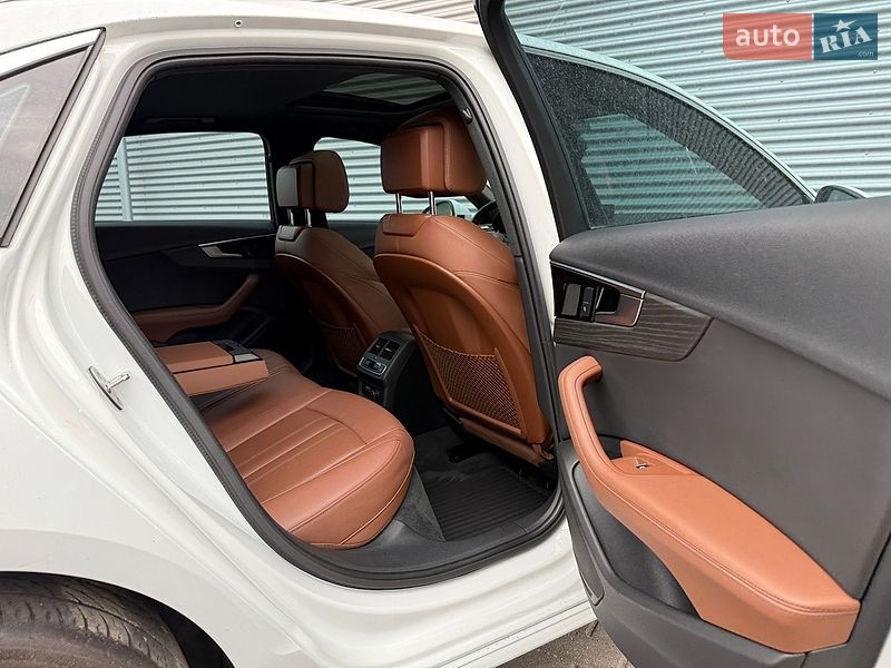 Седан Audi A4 2020 в Ровно