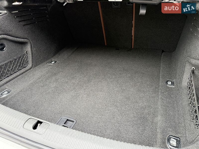 Седан Audi A4 2020 в Ровно
