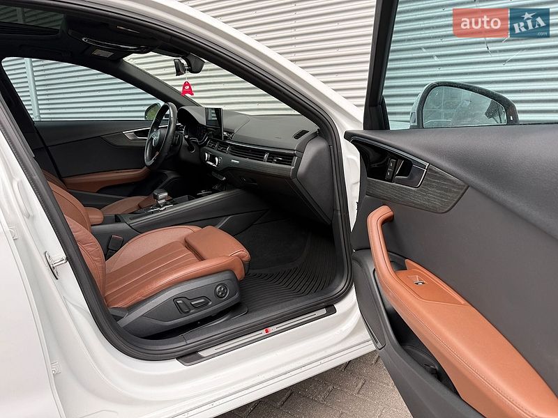 Седан Audi A4 2020 в Ровно