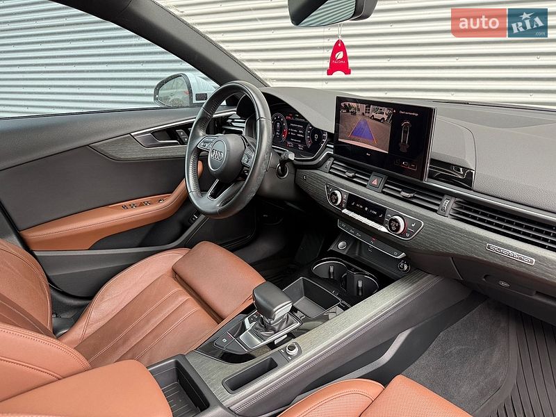 Седан Audi A4 2020 в Ровно