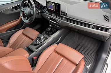Седан Audi A4 2020 в Ровно