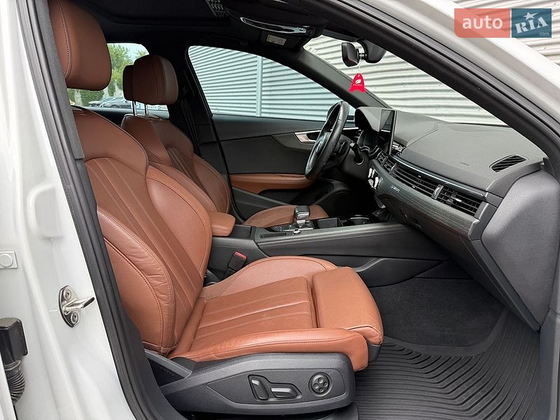 Седан Audi A4 2020 в Ровно