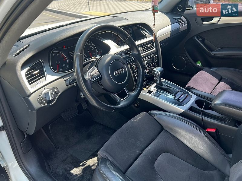 Седан Audi A4 2012 в Києві